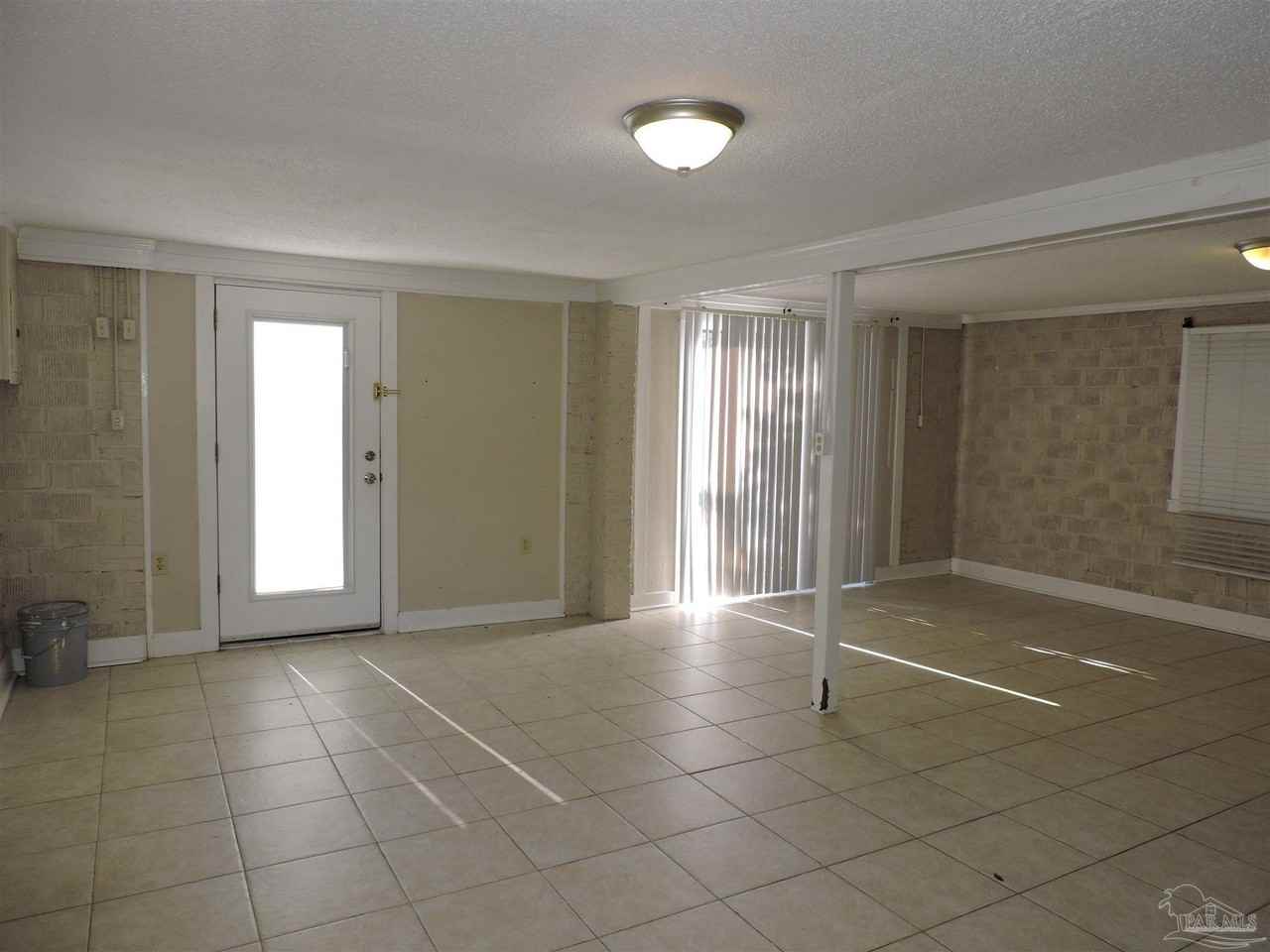 1414 E Jordan St #A - Photo 2 of 11