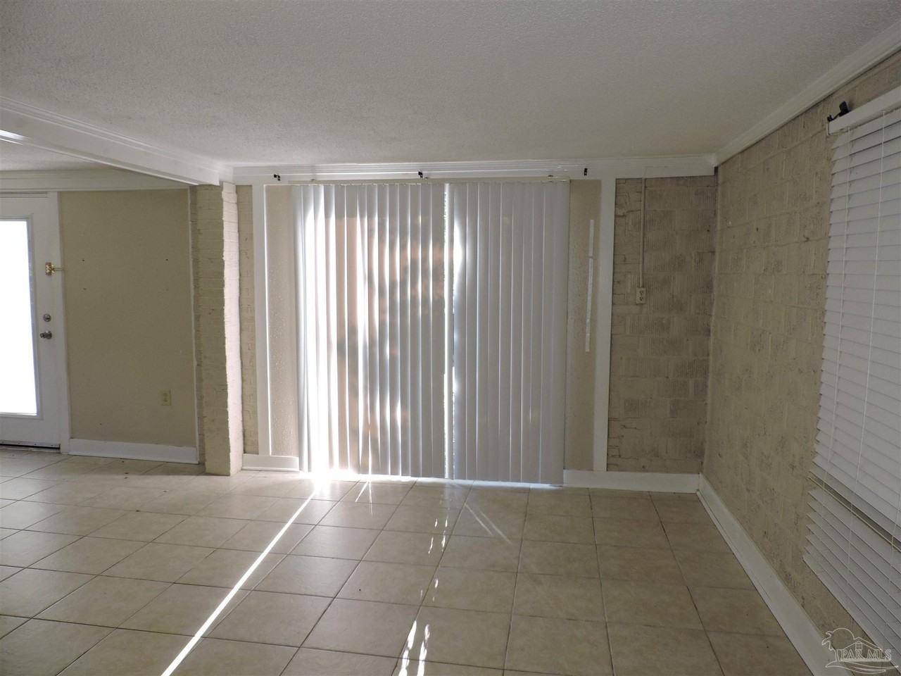 1414 E Jordan St #A - Photo 3 of 11