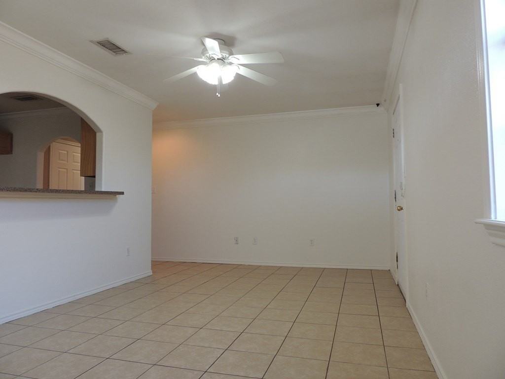 406 W Pine Ave - Photo 2 of 22