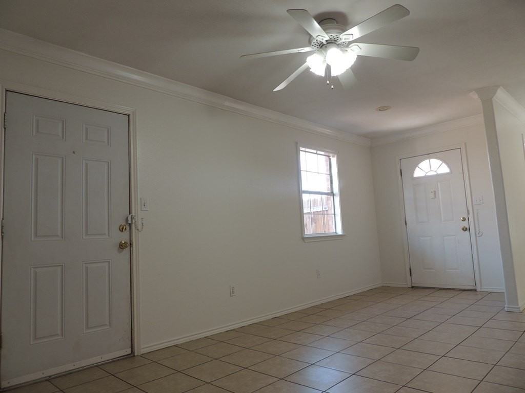 406 W Pine Ave - Photo 3 of 22