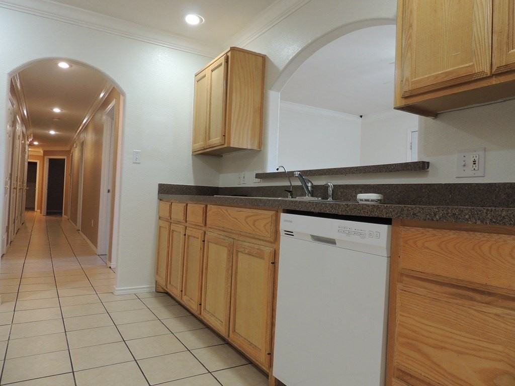 406 W Pine Ave - Photo 5 of 22