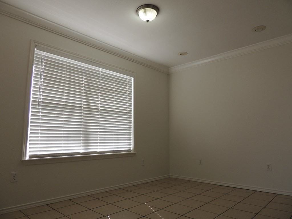 406 W Pine Ave - Photo 7 of 22