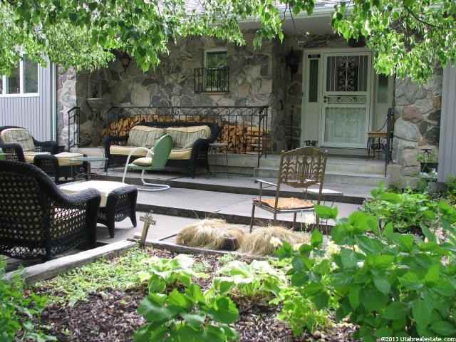 531 Edgehill Dr - Photo 2 of 34