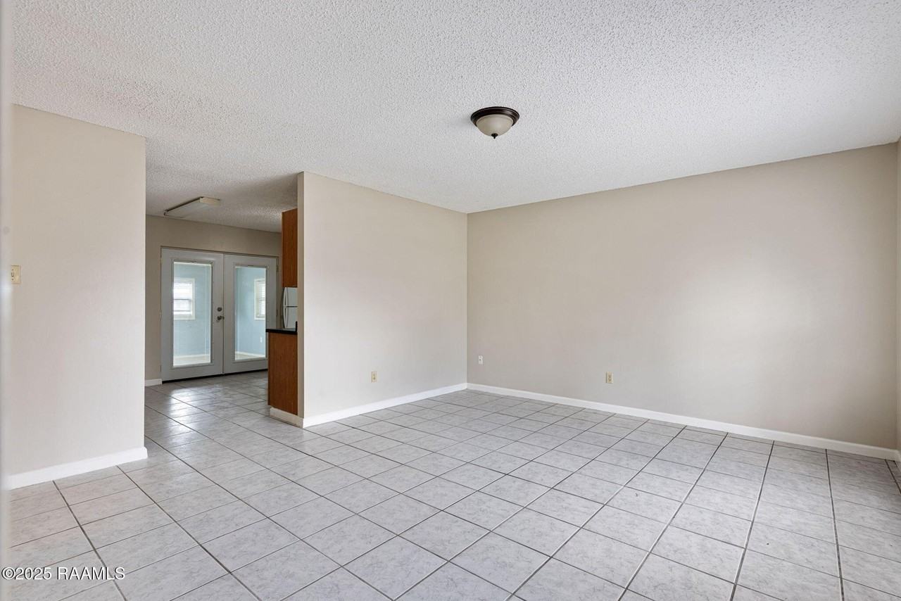 201 Calypso Ln - Photo 2 of 12