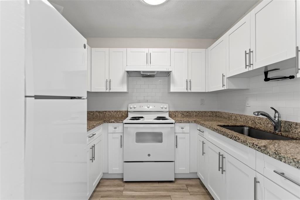 493 Nw 43rd St #8 - Photo 4 of 37