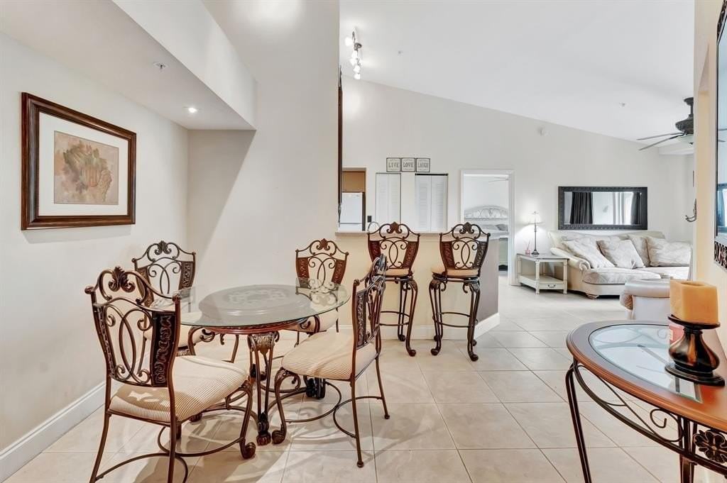 923 Villa Cir - Photo 3 of 41