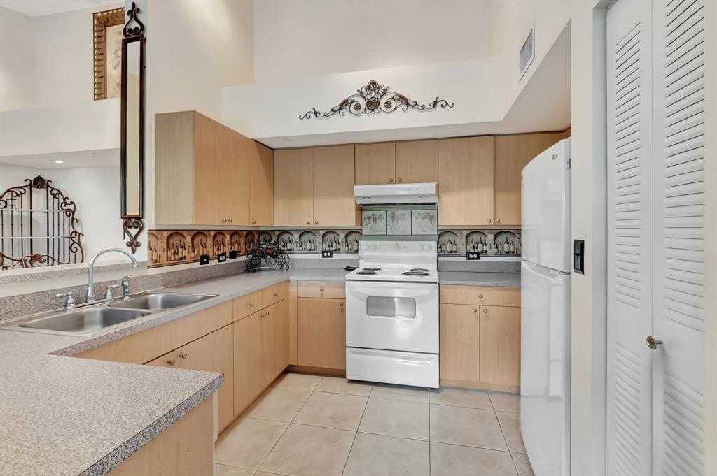 923 Villa Cir - Photo 5 of 41