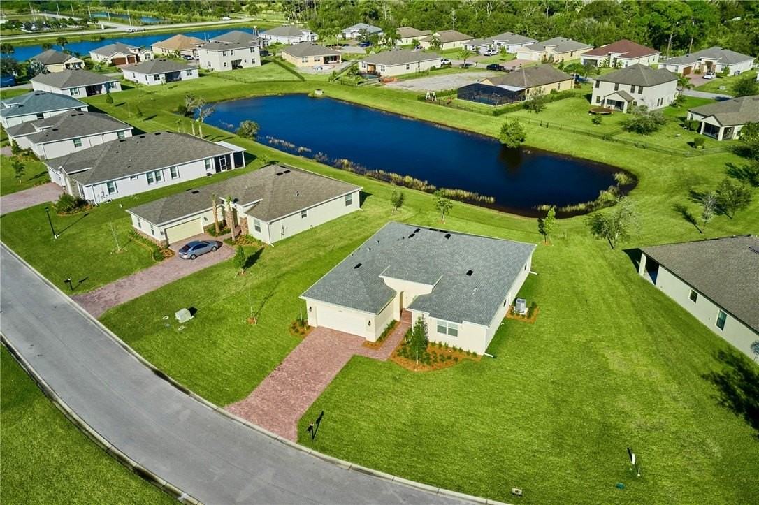 5940 Manzanita Way - Photo 3 of 36