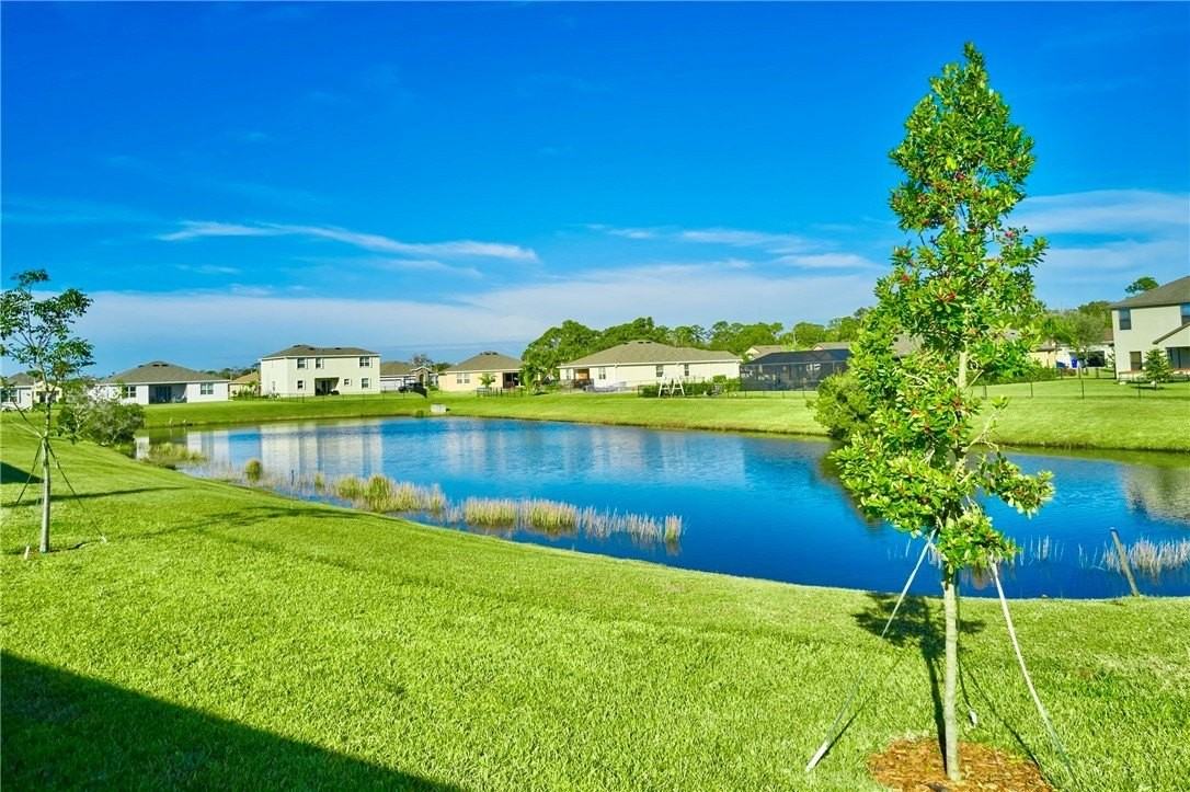 5940 Manzanita Way - Photo 4 of 36