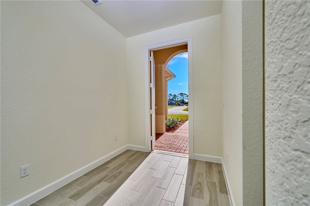 5940 Manzanita Way - Photo 7 of 36