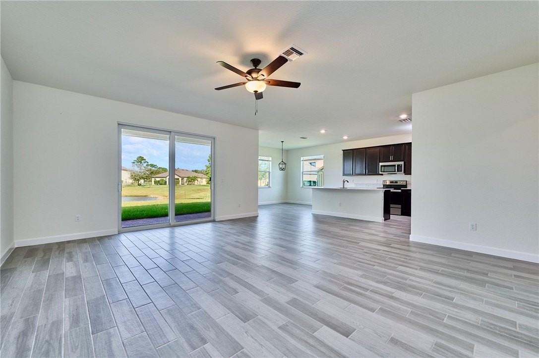 5940 Manzanita Way - Photo 7 of 35