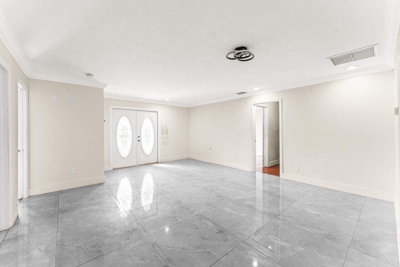 110 W Rubber Tree Dr #MAIN - Photo 5 of 30