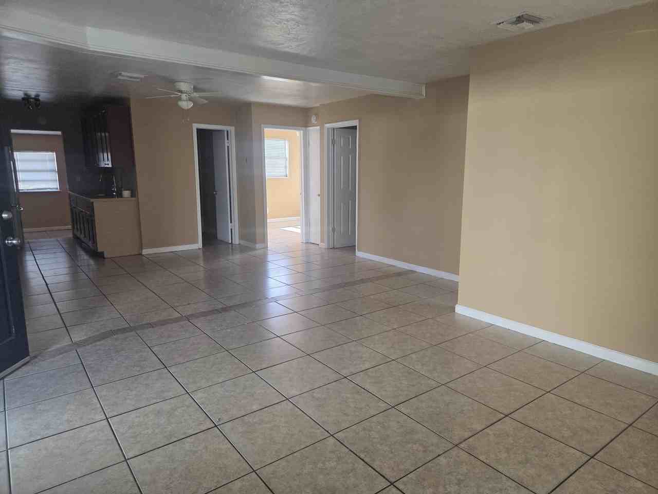 1509 S 24th Ct - Photo 2 of 17