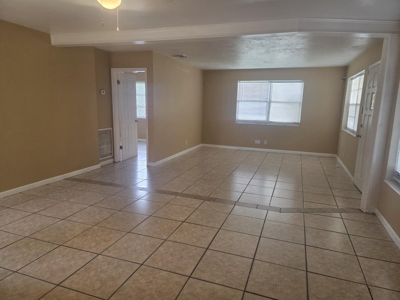 1509 S 24th Ct - Photo 3 of 17