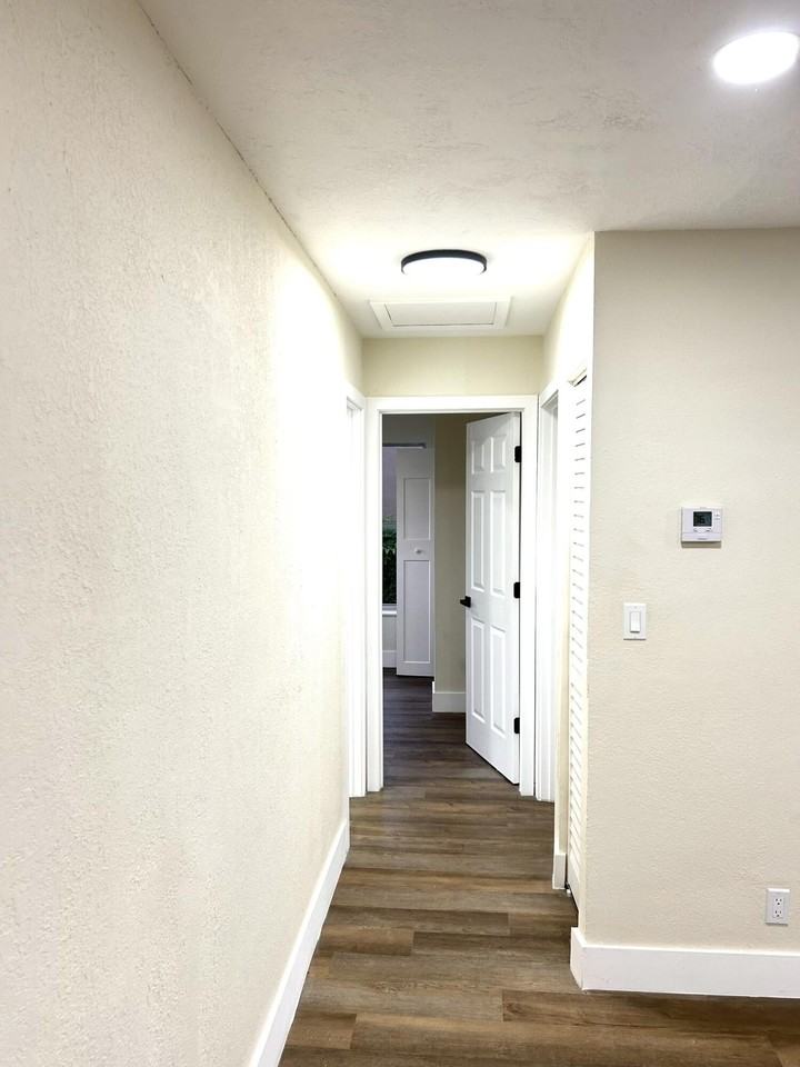 1210 W 26th Ct - Photo 2 of 15