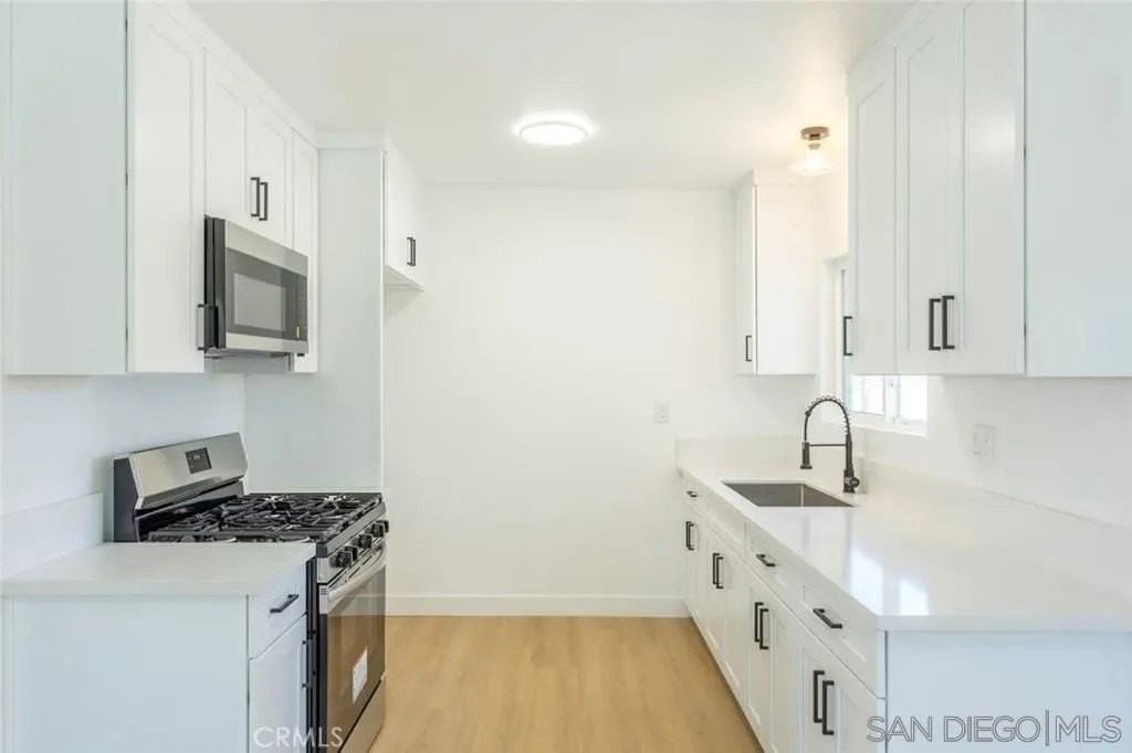 1218 6th St - Photo 5 of 14