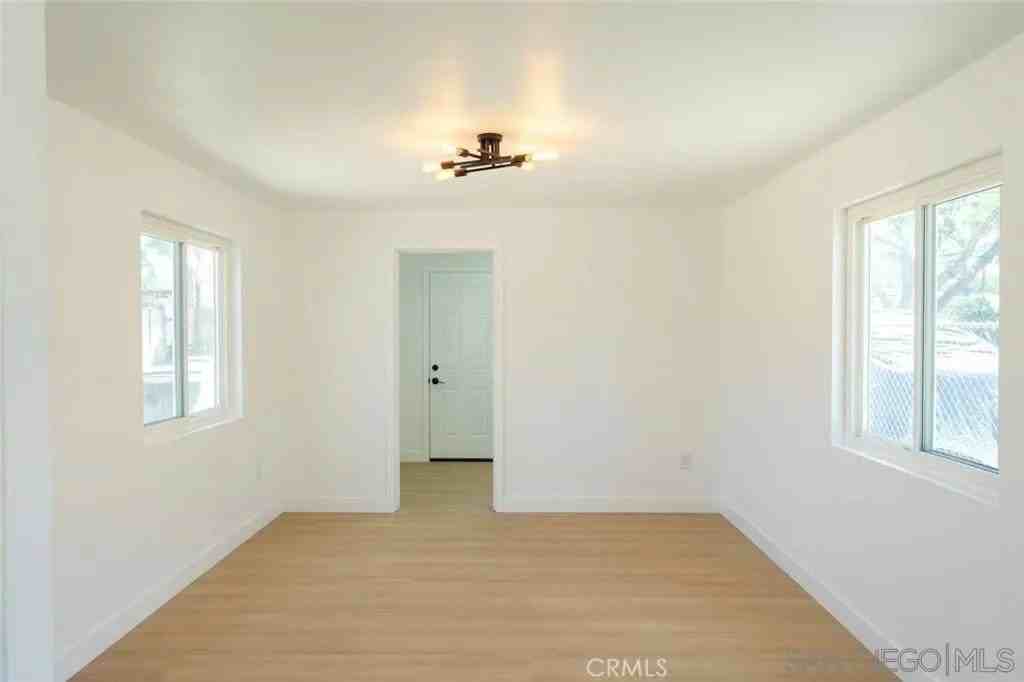 1218 6th St - Photo 7 of 14