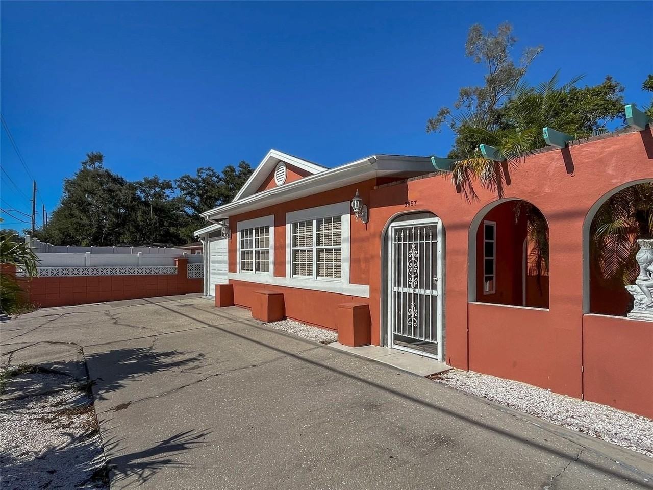 3957 Proctor Rd - Photo 2 of 18