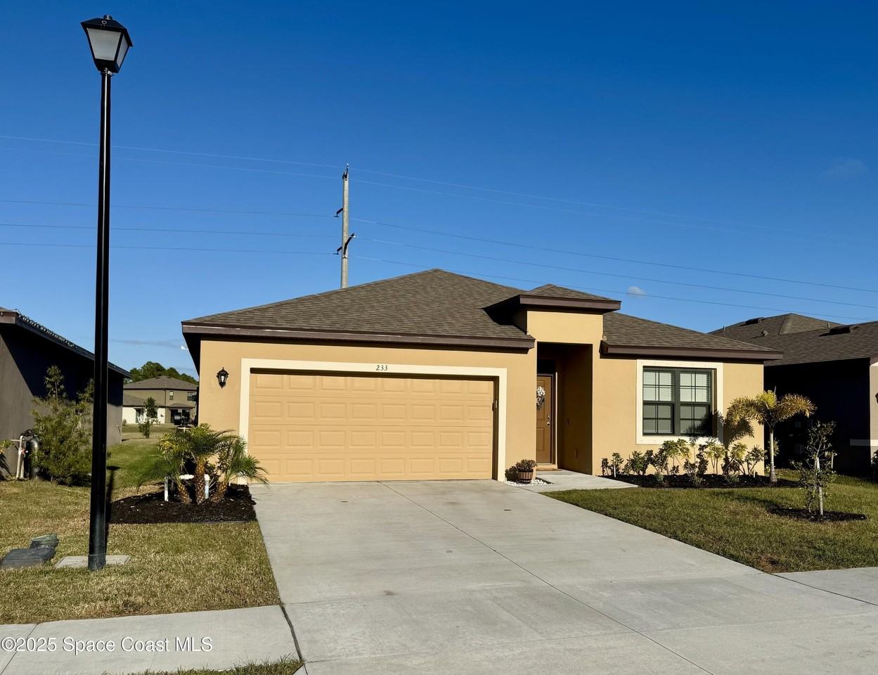 233 Bubbling Ln Nw - Photo 2 of 23