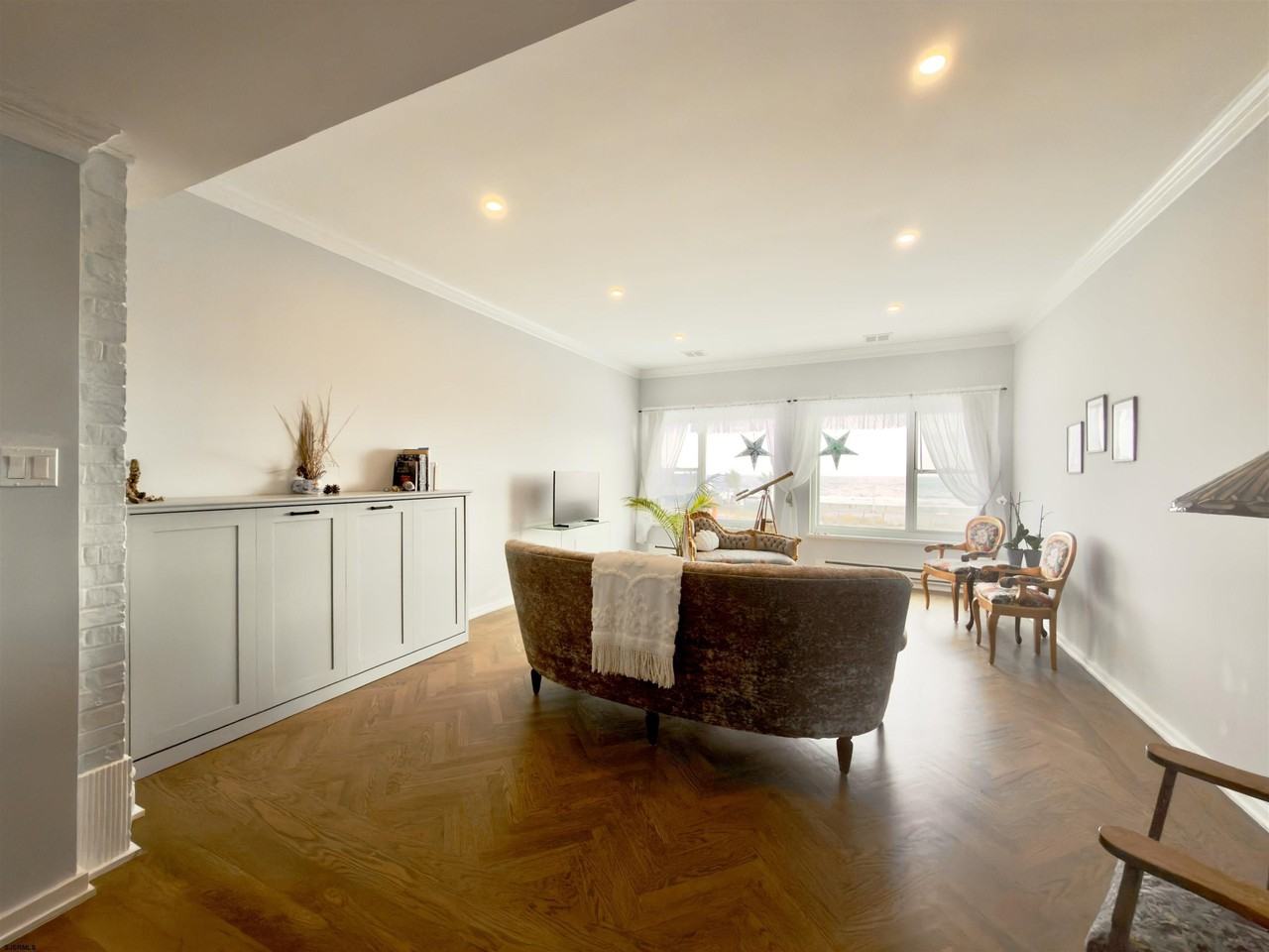 2715 Boardwalk - Photo 5 of 16