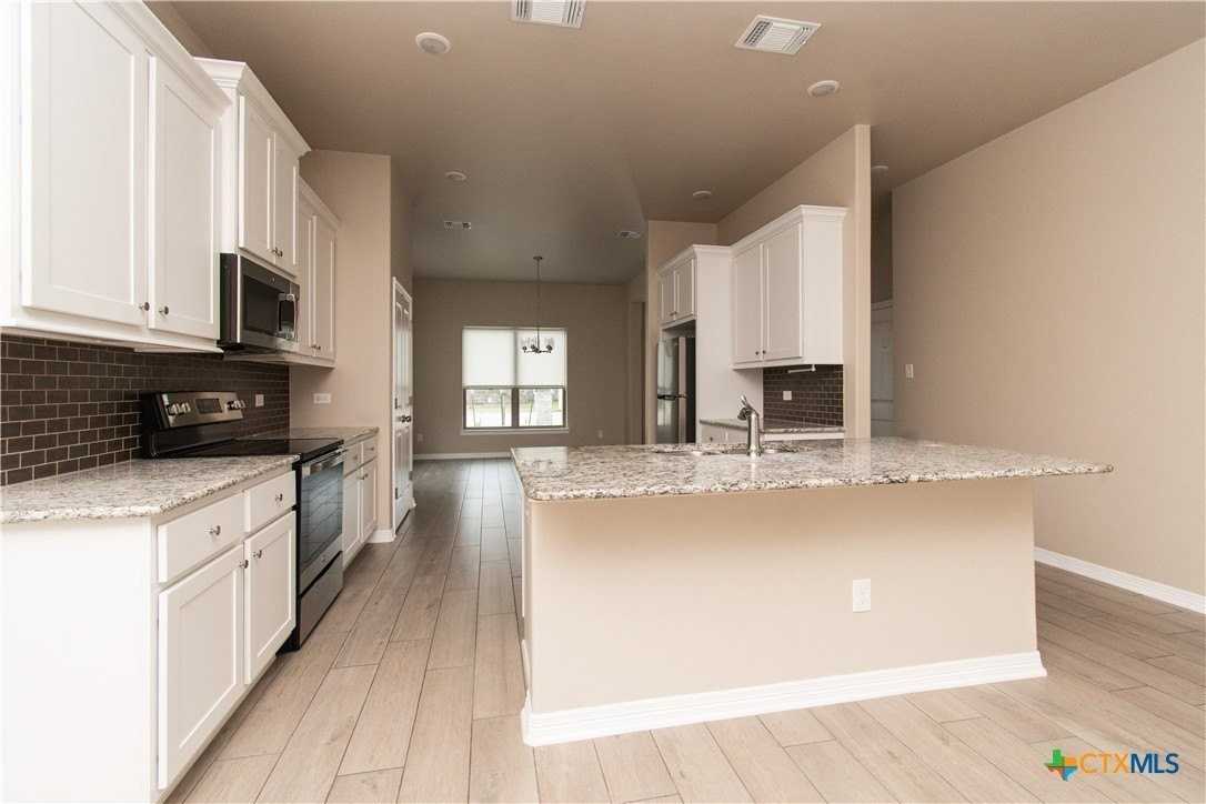 717 Holstein Dr - Photo 4 of 26