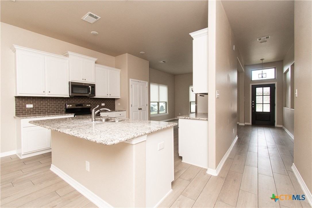 717 Holstein Dr - Photo 5 of 26