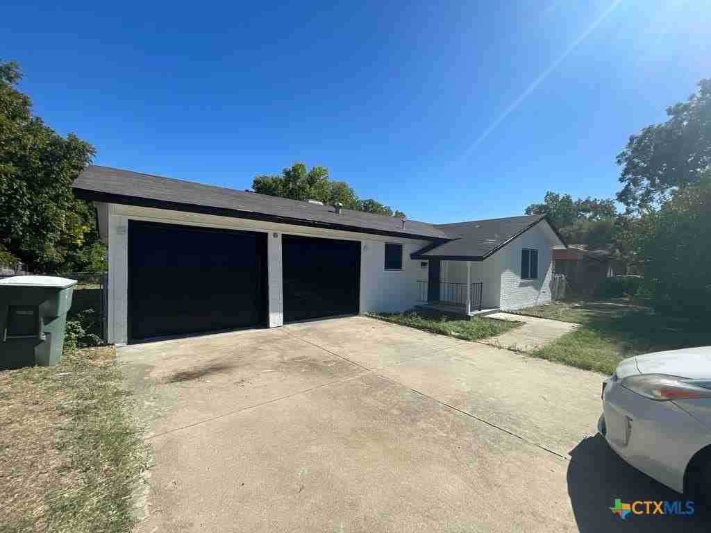 1818 Janis Dr - Photo 2 of 26