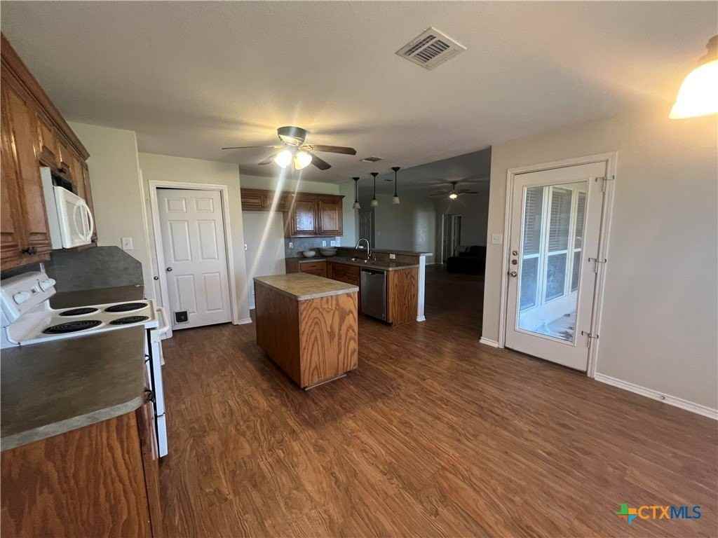 2130 Jasons W Court - Photo 6 of 20