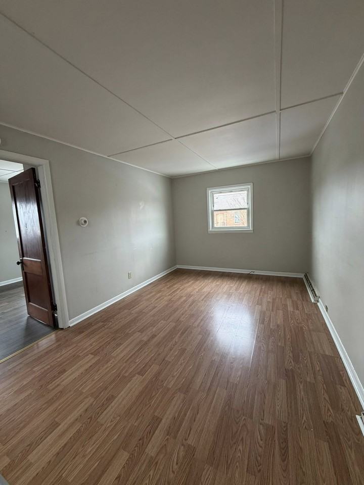 2215 Maple Ave #6 - Photo 3 of 6