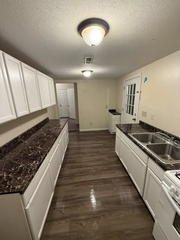 836 Vine St #1 - Photo 3 of 10