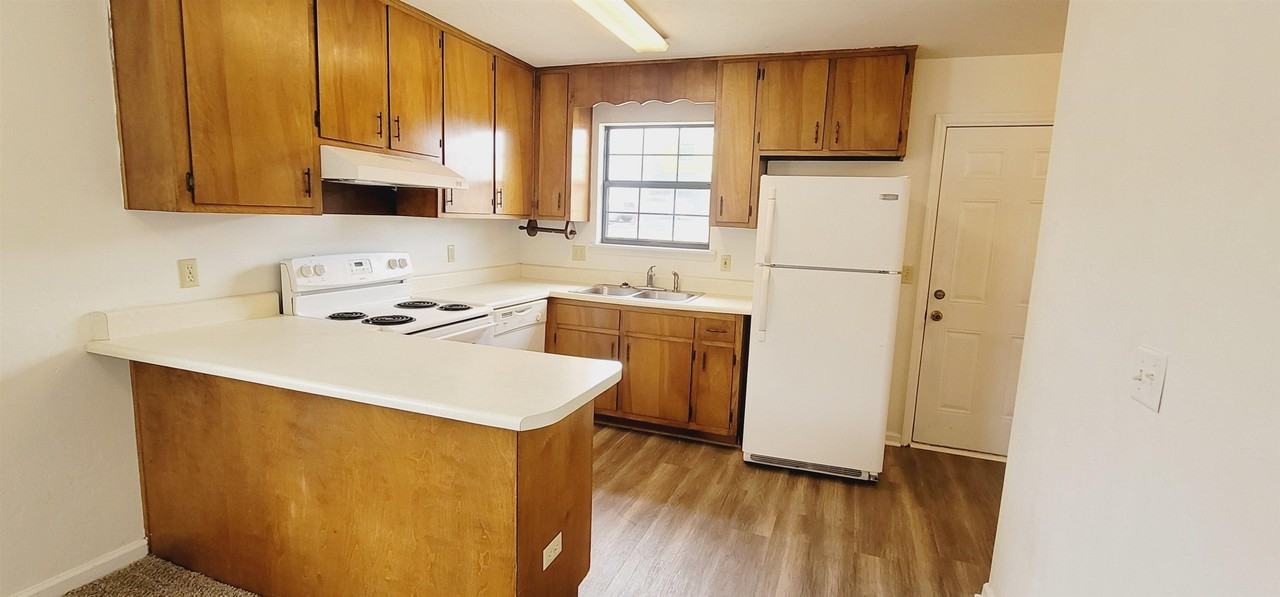 308 Belmont Rd - Photo 6 of 17