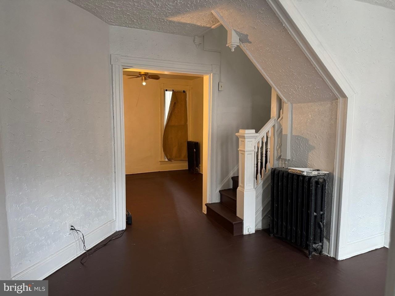 537 Sanford Pl - Photo 2 of 26