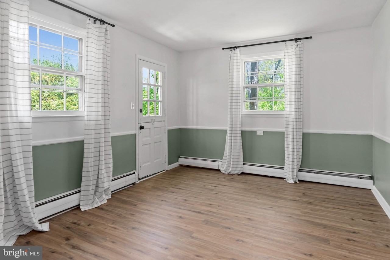 2305 Pickwick Rd - Photo 7 of 16