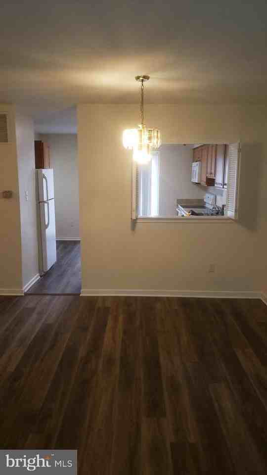 214 Castleton Ter - Photo 3 of 20