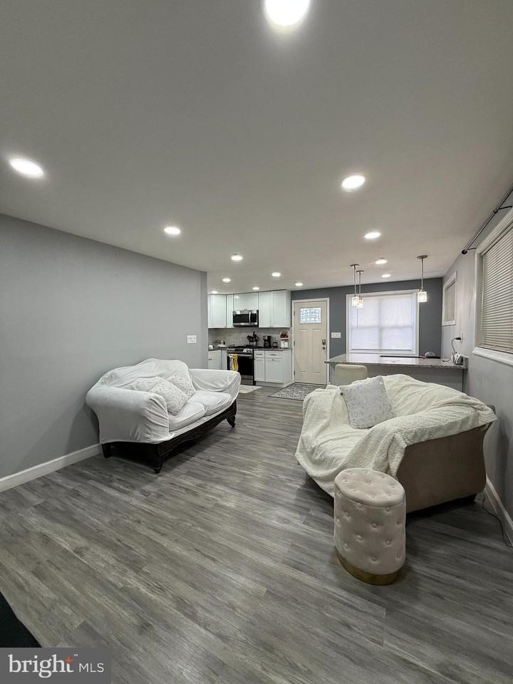 7911 25th Ave - Photo 4 of 25