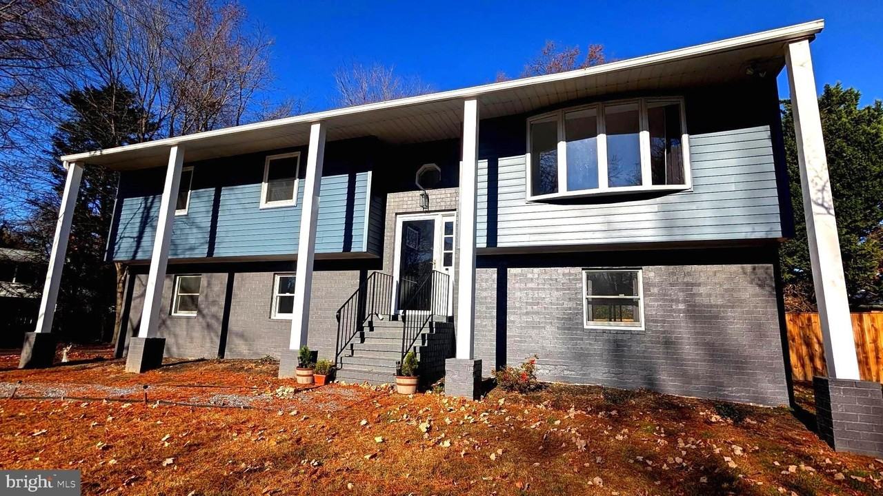 922 Petinot Pl - Photo 2 of 50