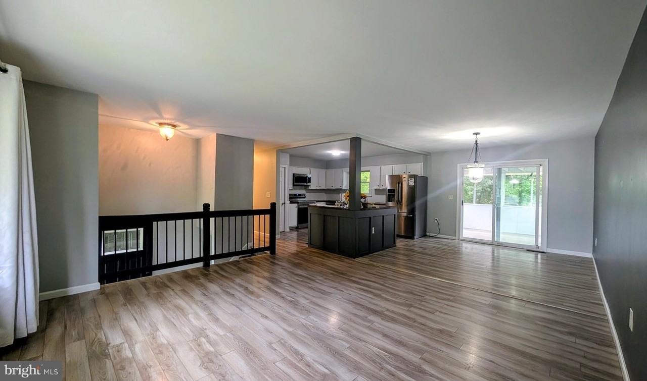 922 Petinot Pl - Photo 7 of 50