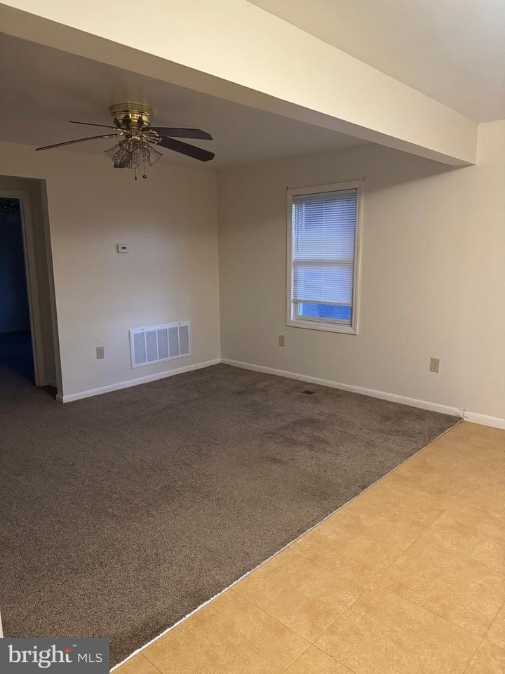 4594 Post Rd - Photo 3 of 7