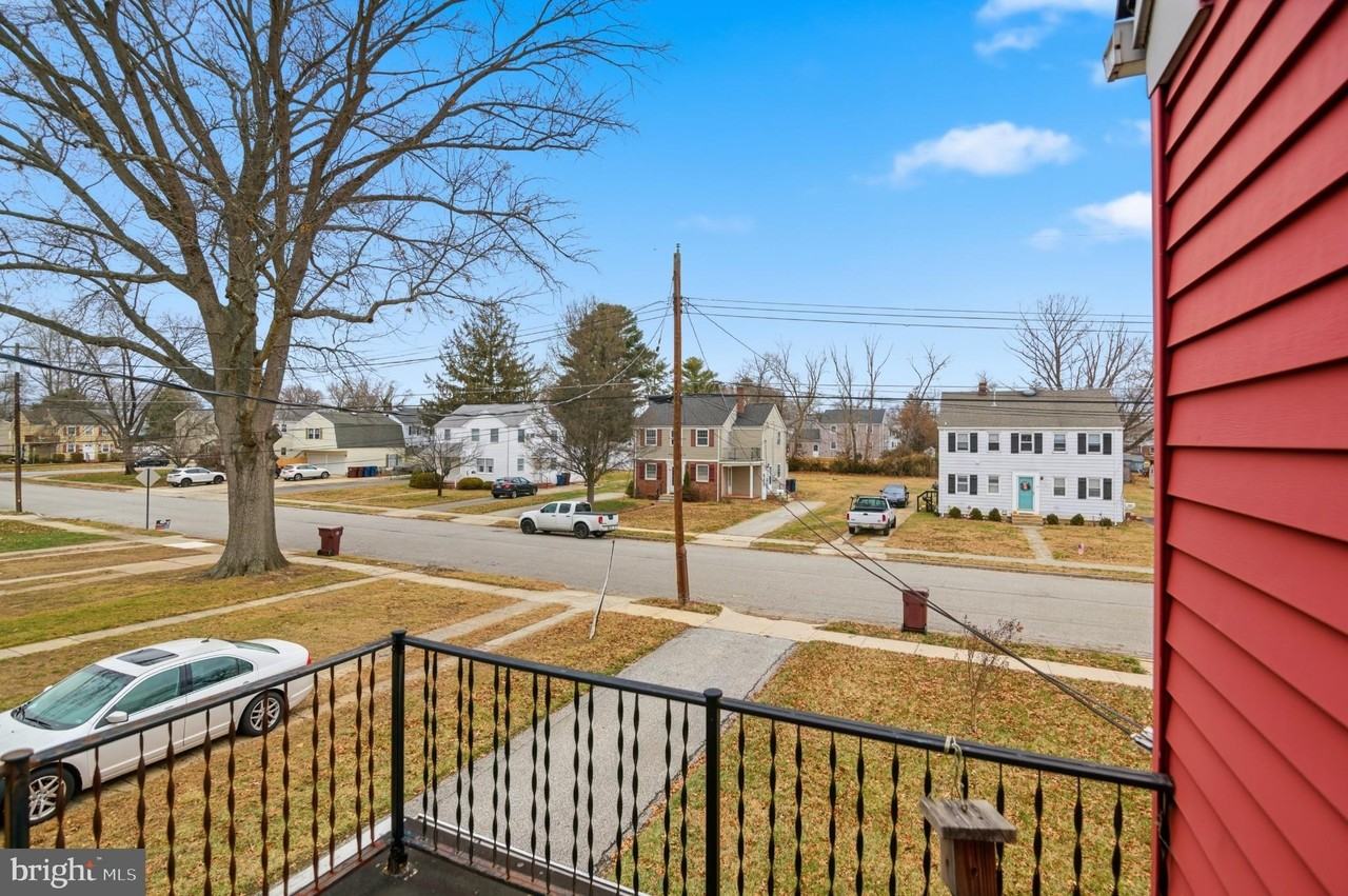 40 Lee St Apt B #B - Photo 3 of 21