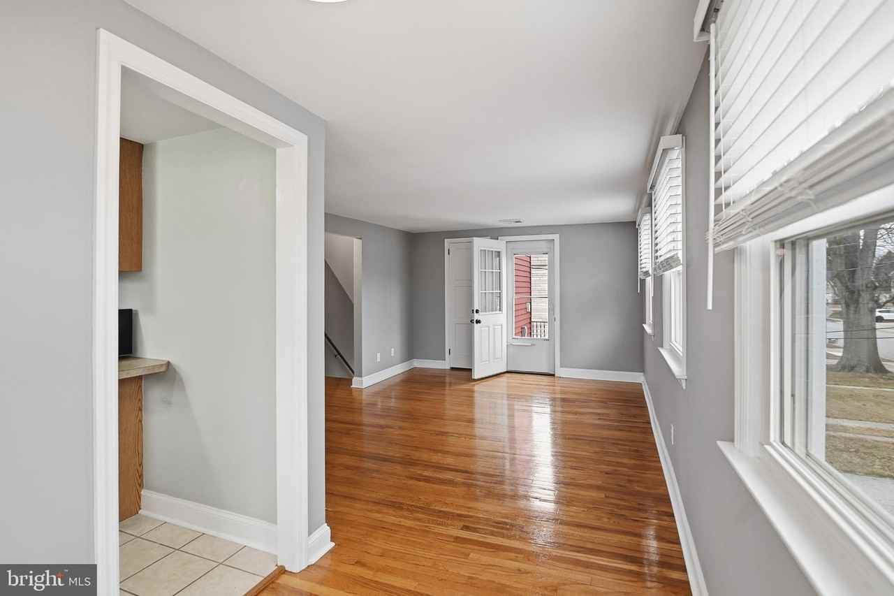 40 Lee St Apt B #B - Photo 4 of 21