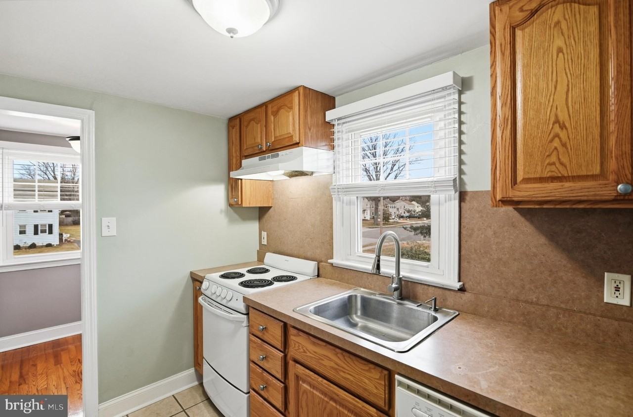 40 Lee St Apt B #B - Photo 5 of 21