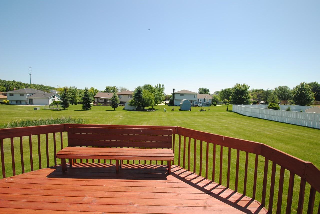 21 Denise Ct - Photo 2 of 12