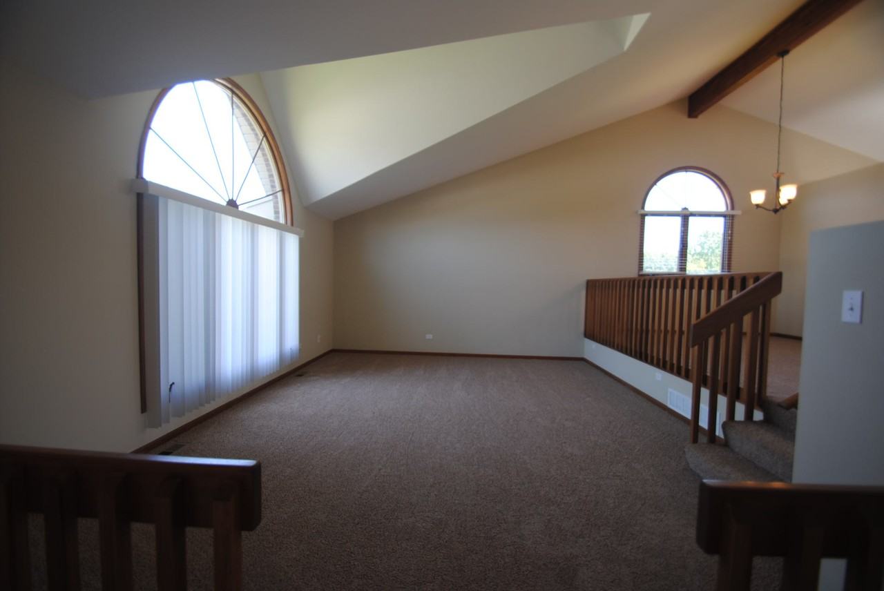 21 Denise Ct - Photo 3 of 12