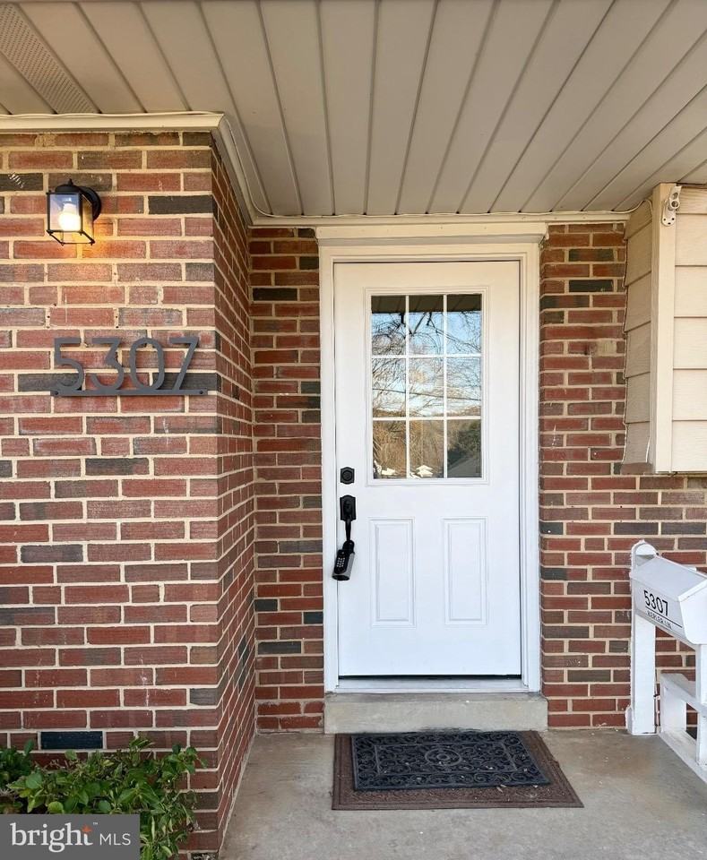 5307 Kepler Ln - Photo 2 of 32