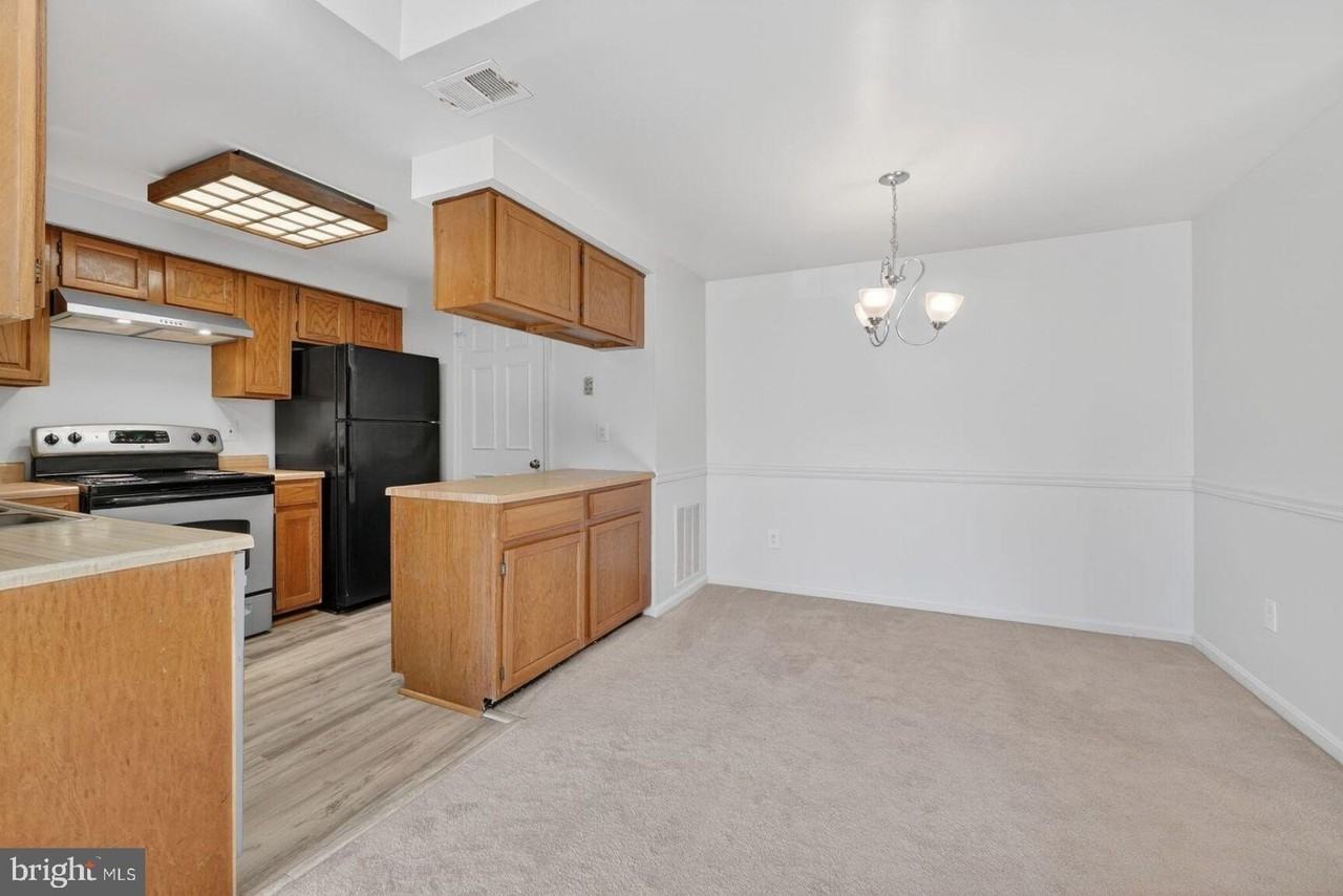 6903B Sandra Marie Cir Unit B #B - Photo 4 of 20