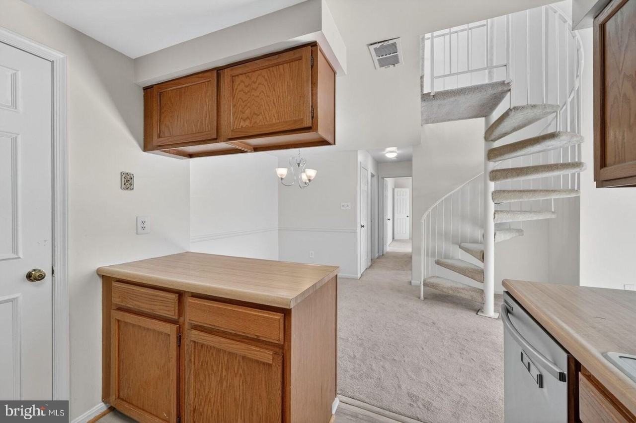 6903B Sandra Marie Cir Unit B #B - Photo 7 of 20