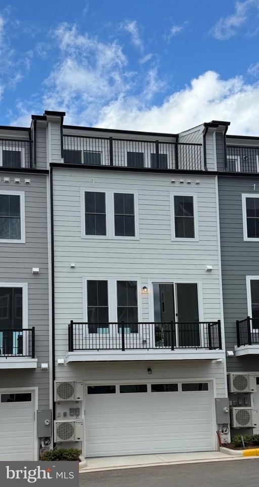 13918 Aviation Pl - Photo 2 of 14