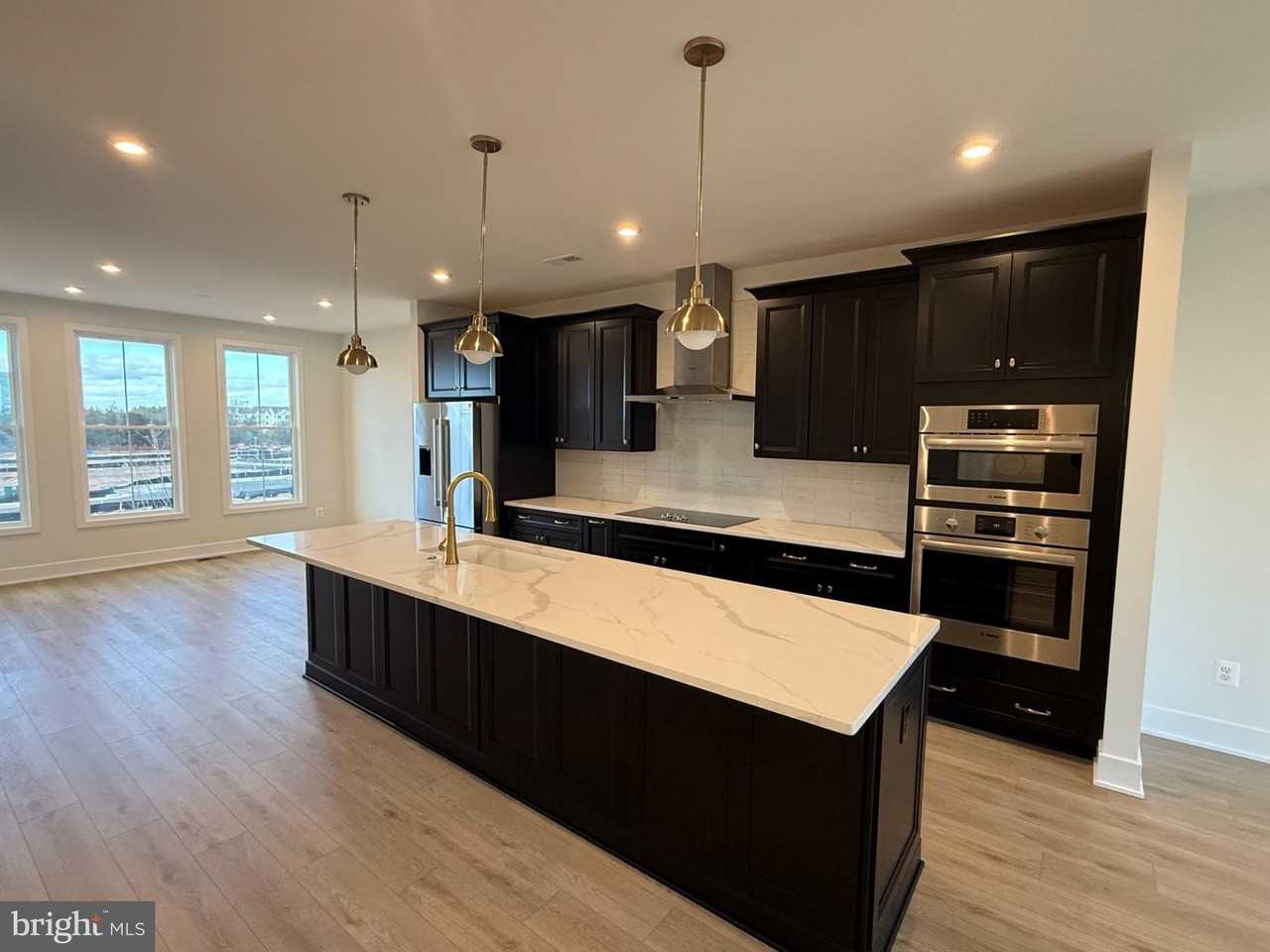 13918 Aviation Pl - Photo 3 of 14