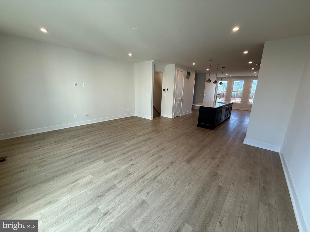 13918 Aviation Pl - Photo 4 of 14