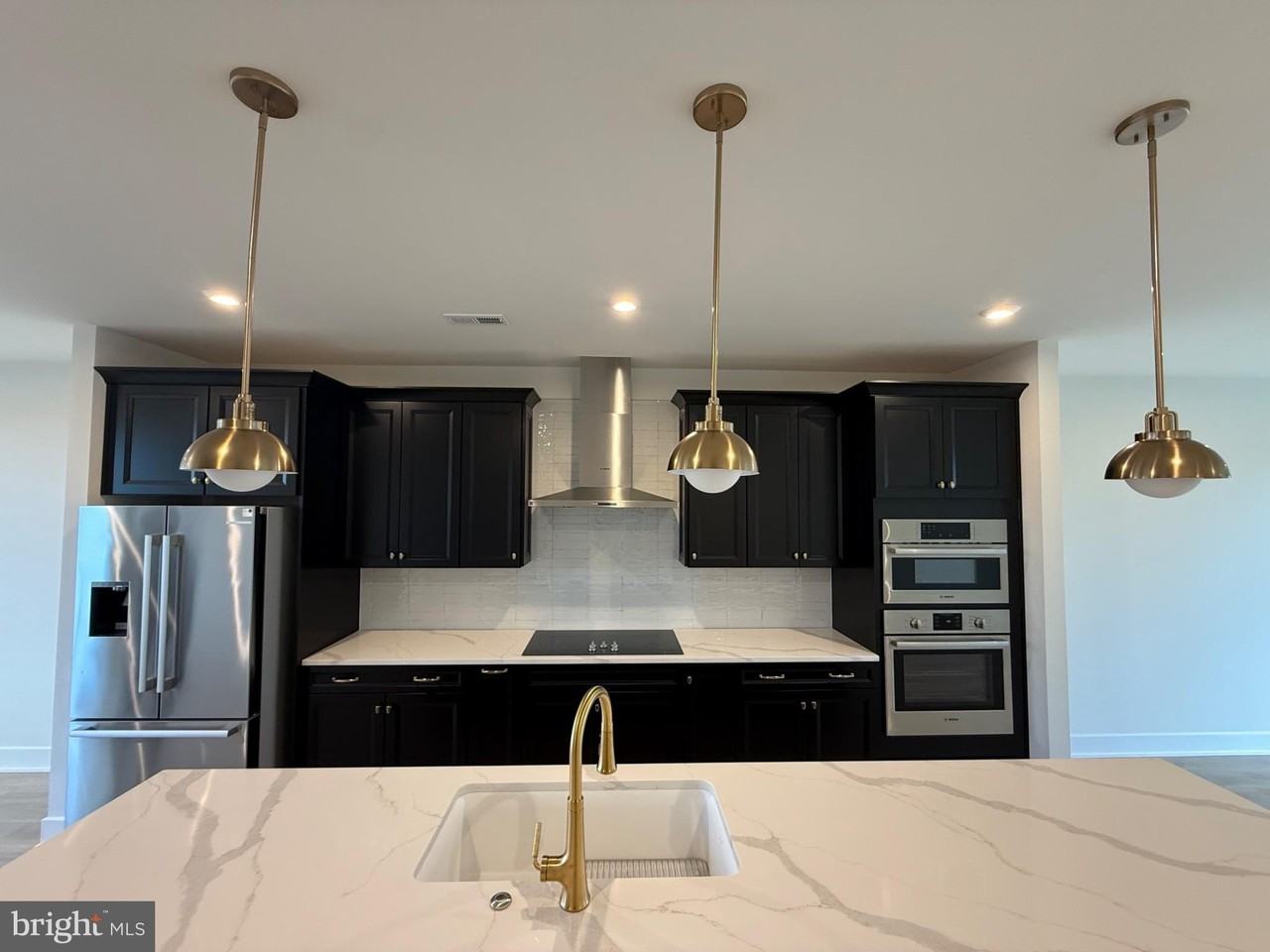 13918 Aviation Pl - Photo 5 of 14